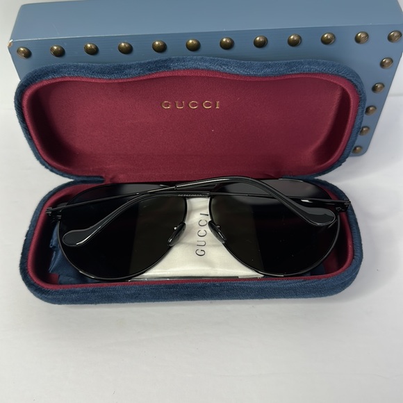 New 💯 - Authentic Gucci super light, stylish and bold design. Gucci GG0908s - Picture 15 of 15